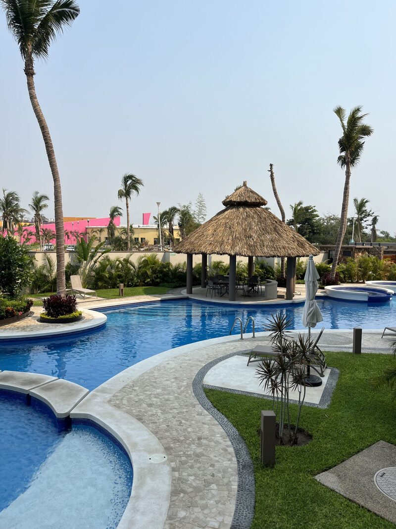 Alquiler vacacional en Acapulco, generando ingresos constantes con alta demanda en Airbnb.