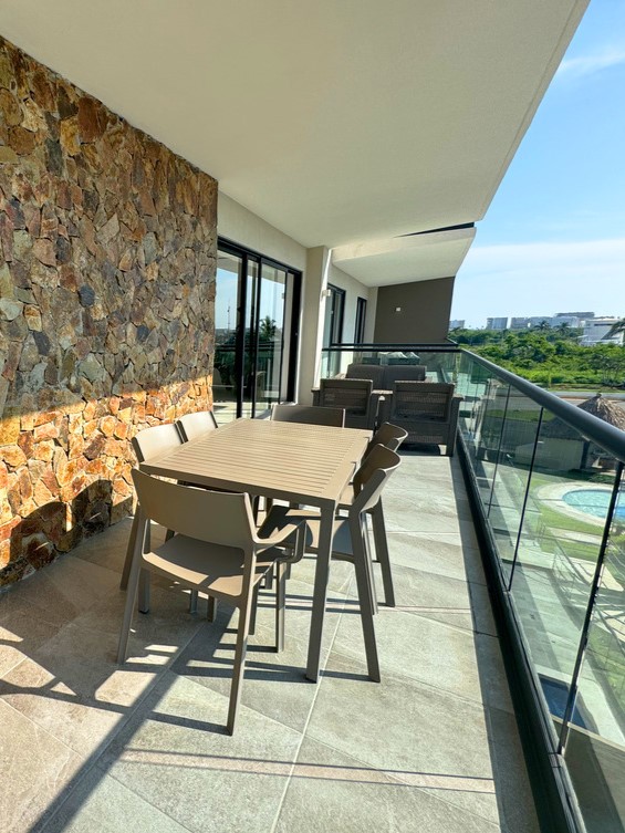 Residencial de lujo en Acapulco Diamante con seguridad 24/7 y amenidades exclusivas.