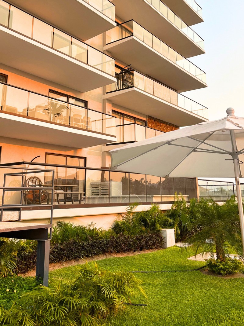 Construcción de alta calidad en Acapulco Diamante, utilizando concreto armado y materiales resistentes.