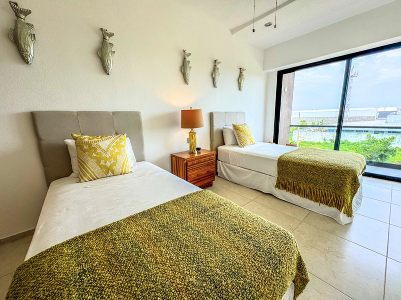 Residencial de lujo en Acapulco Diamante con seguridad 24/7 y amenidades exclusivas.